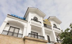 Golden Almie Hotel